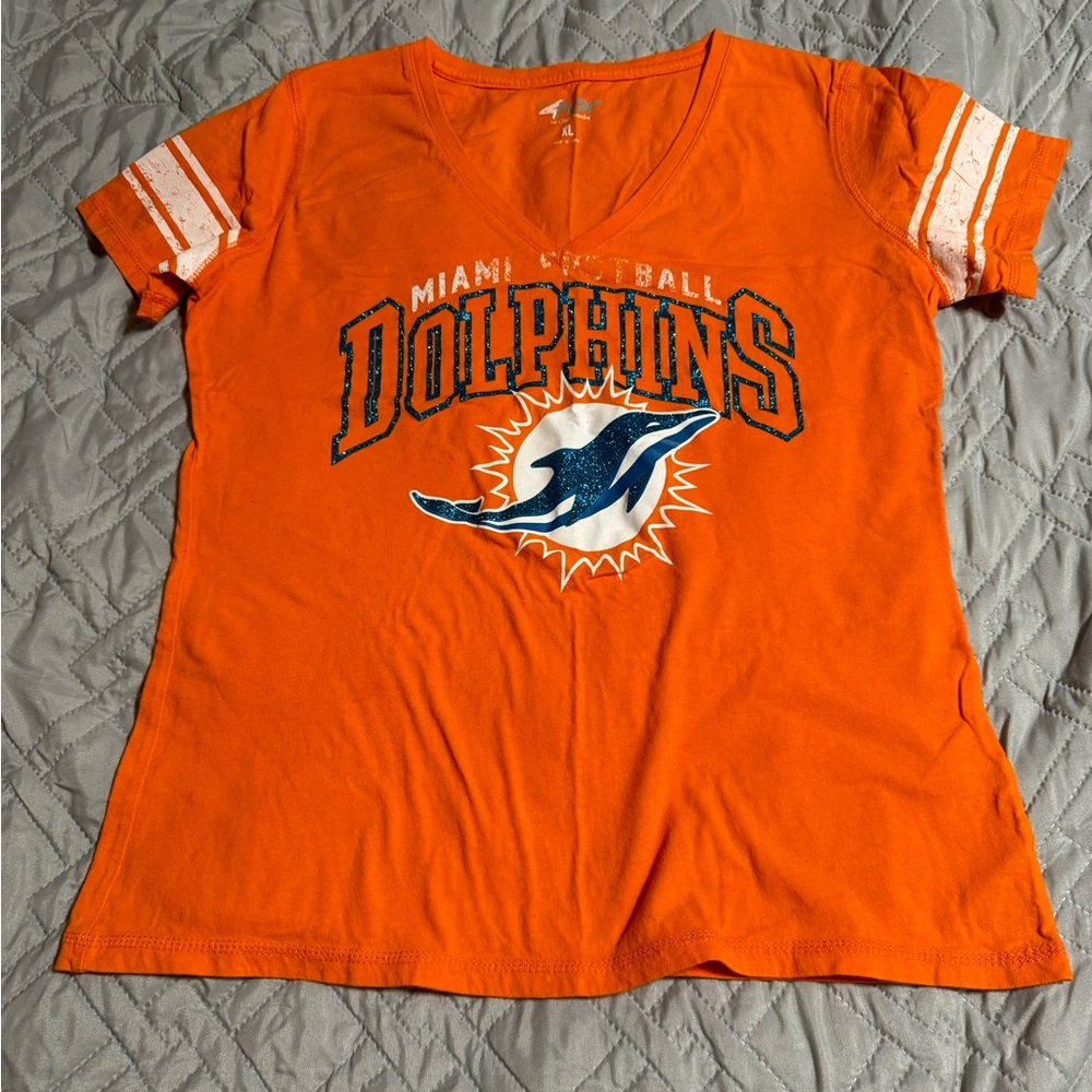 Dolphins tee
